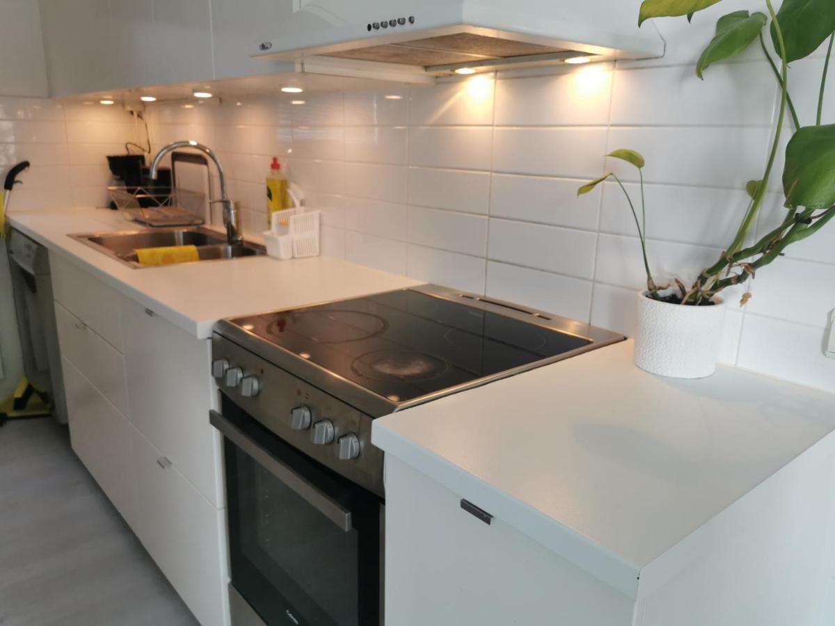 칼릭스 The White And Black House 빌라 외부 사진