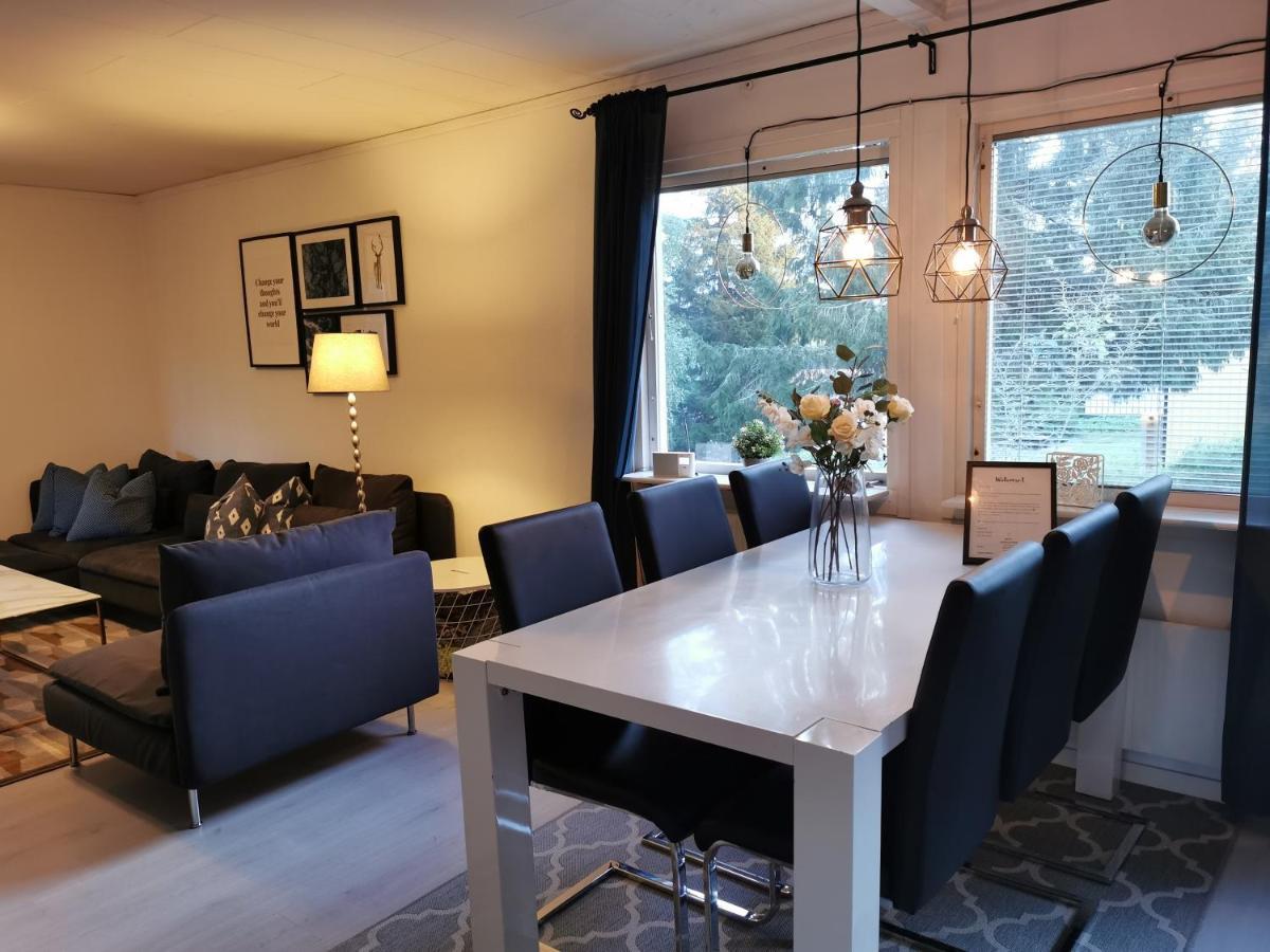 칼릭스 The White And Black House 빌라 외부 사진