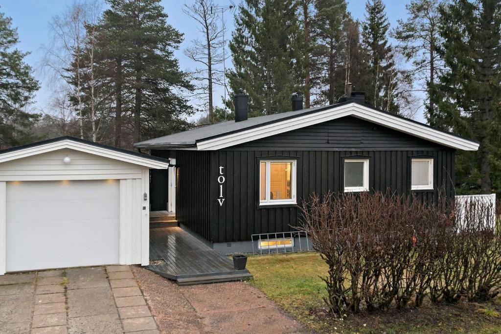 칼릭스 The White And Black House 빌라 외부 사진